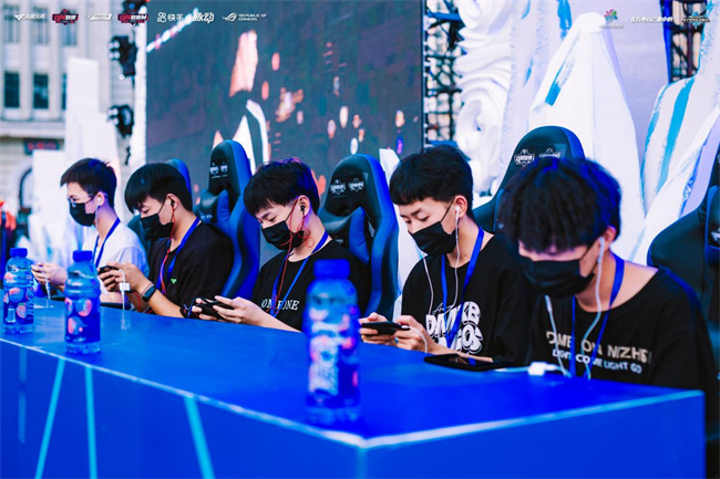 尽管英超冠 尽管英超冠